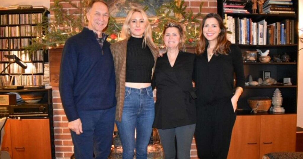 Lauren Glaser Relationship with Nikki Glaser